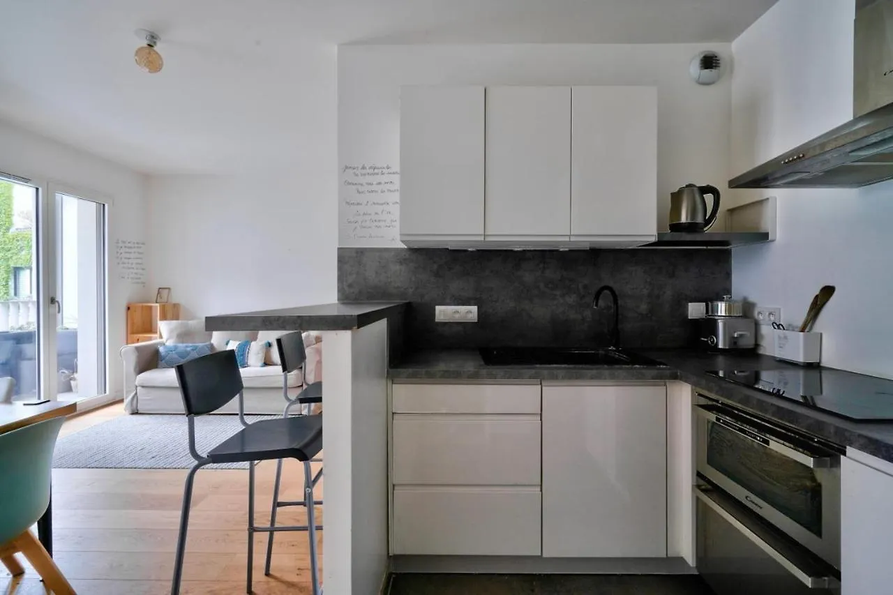 Studio Located Between Bastille And Nation