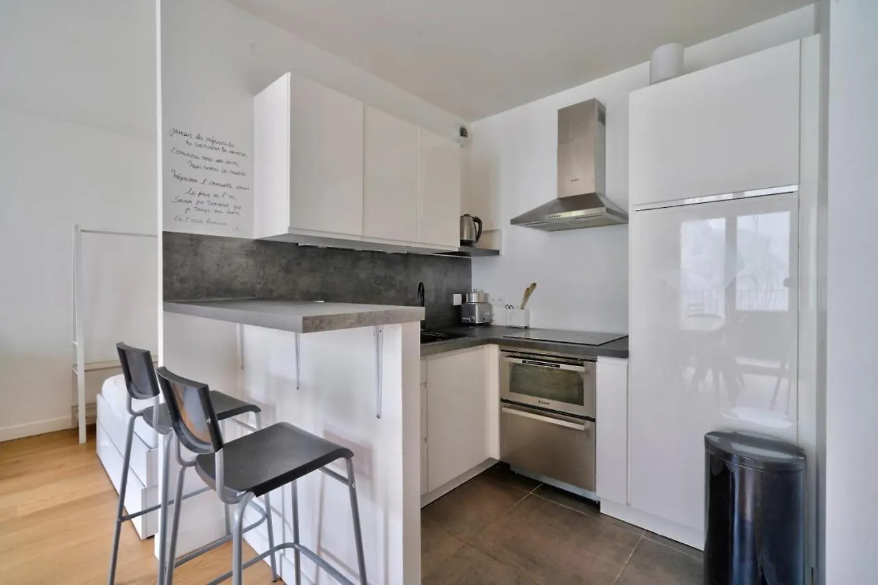 Studio situato tra Bastille e Nation 0*, Parigi